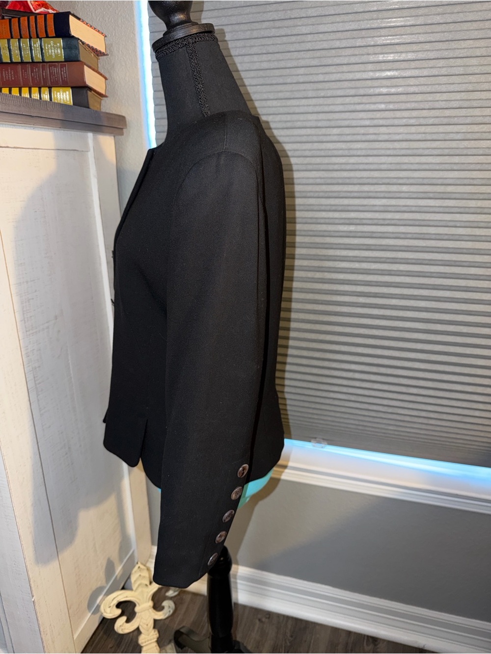 🤩Liz Claiborne Black Collarless Button blazer/ Jacket size 12 - Picture 4 of 8